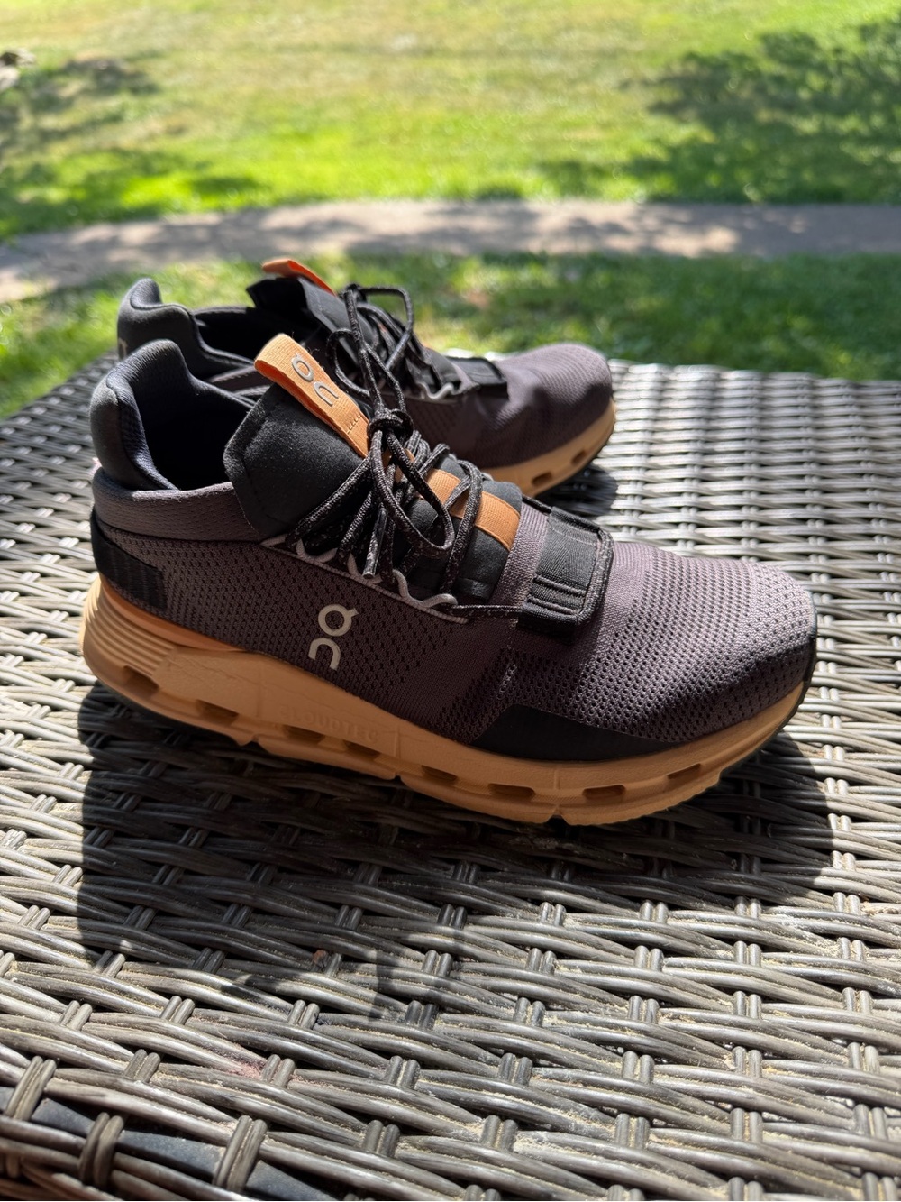 On Running Nova  Womens  size 7.5